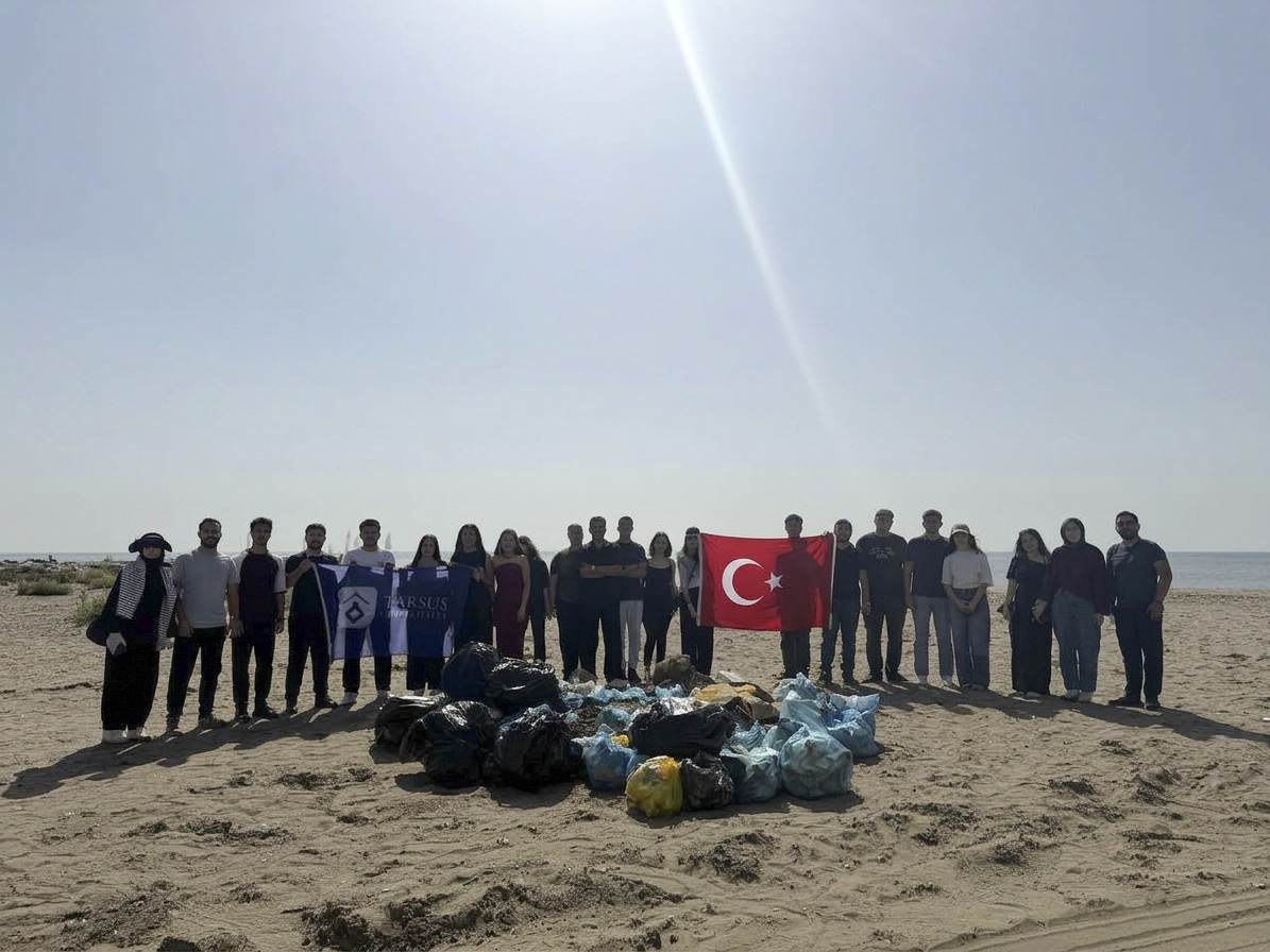 GS 211 Gönüllülük Çalışmaları dersi öğrencileri Tarsus Adanalıoğlu Sahili’nde çe...